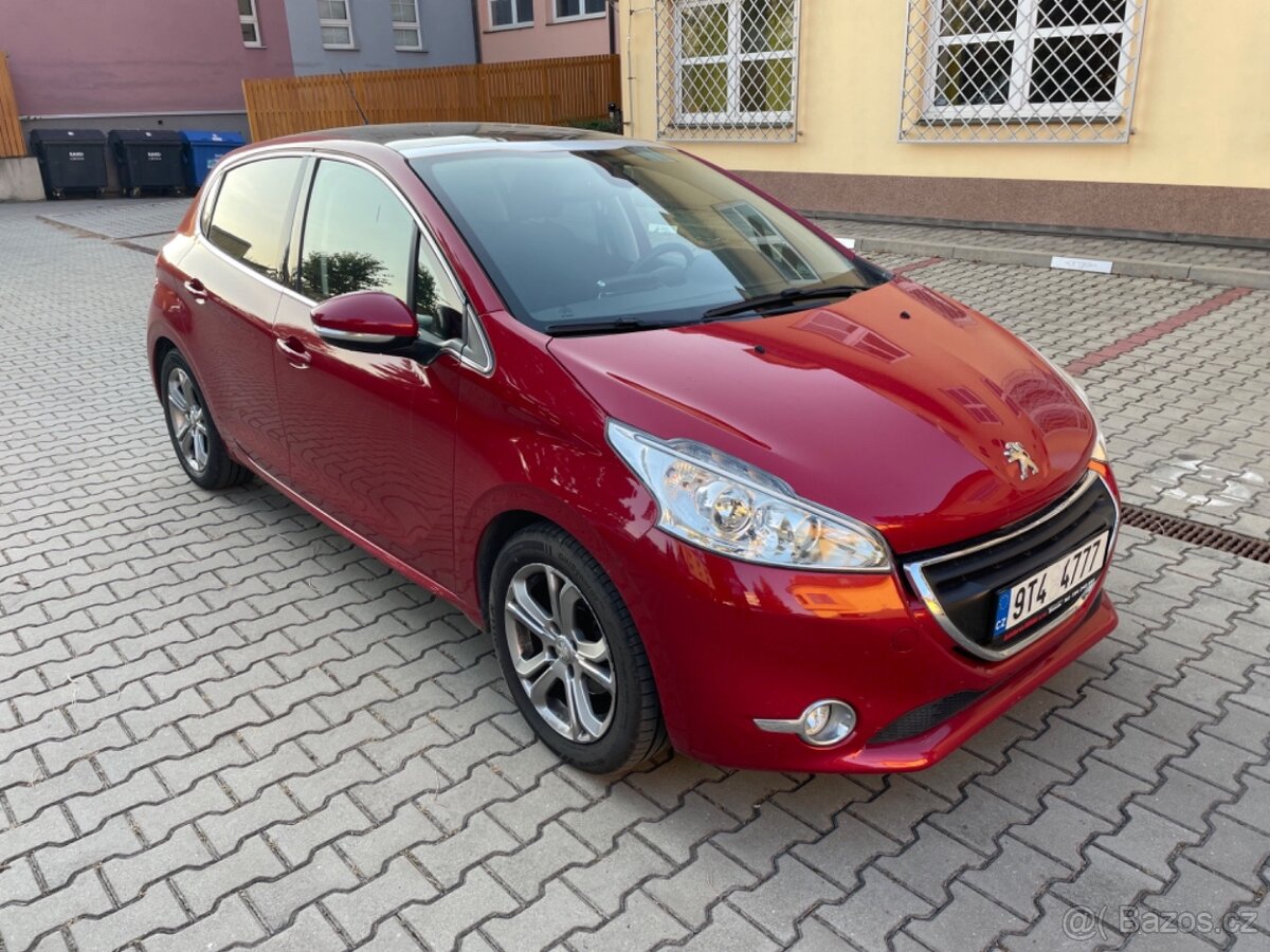 Prodám Peugeot 208 rok výroby 2015