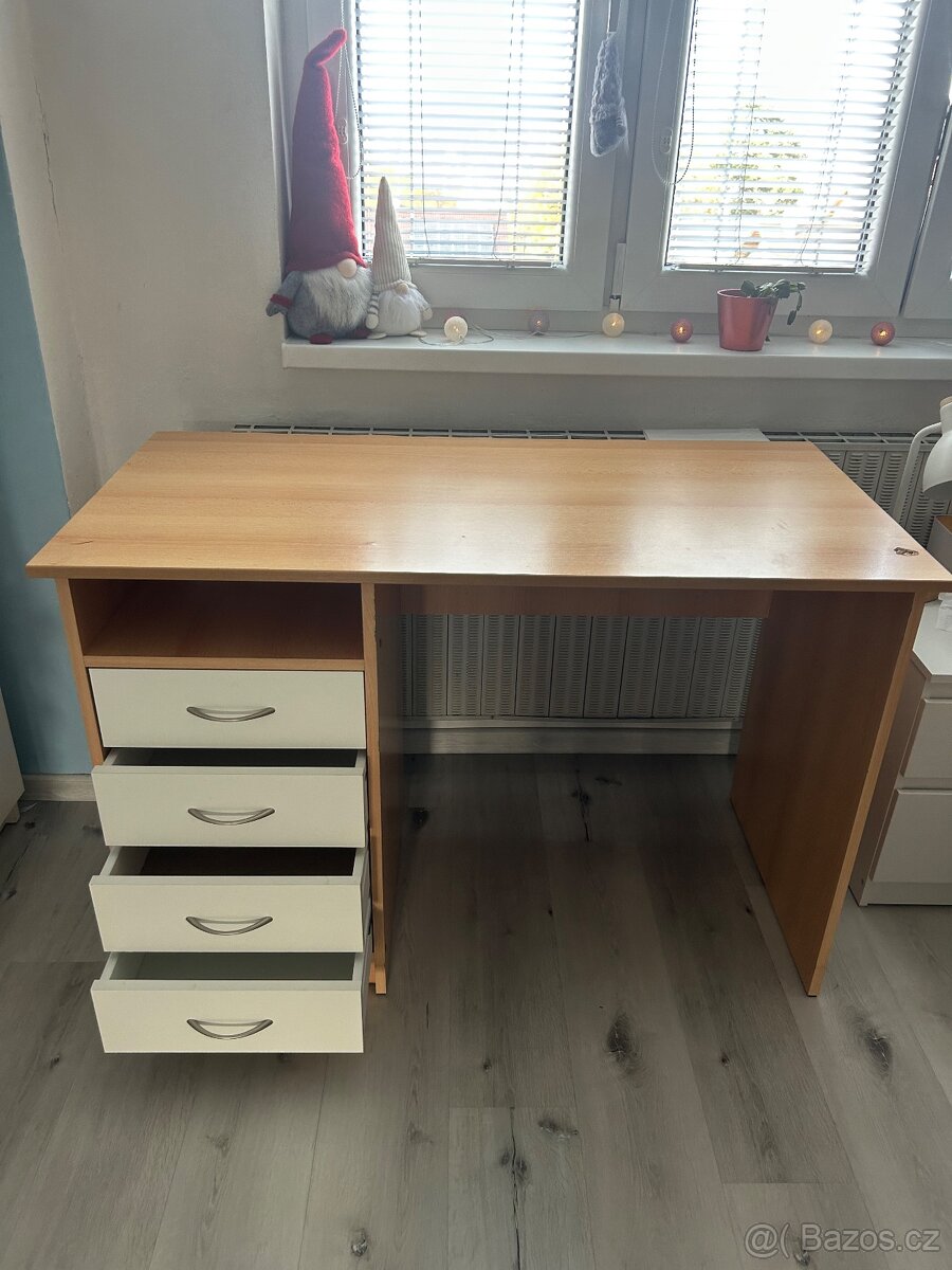 psací stůl