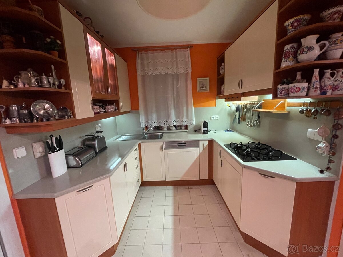 Kuchyňská linka vč. spotřebičů