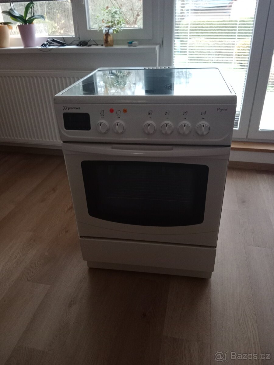 Elektrický sporák 60cm 220/380