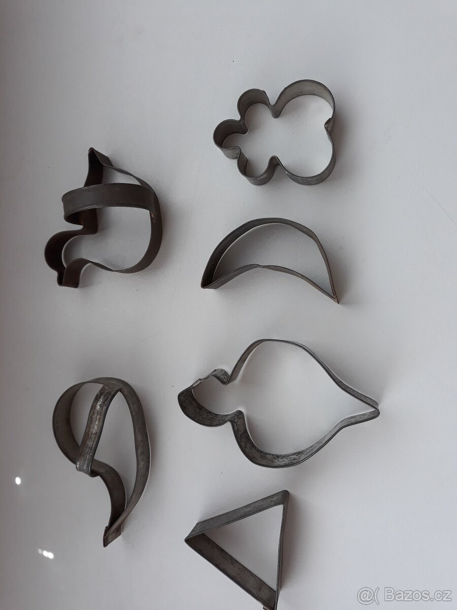 Starožitná vykrajovátka na cukroví