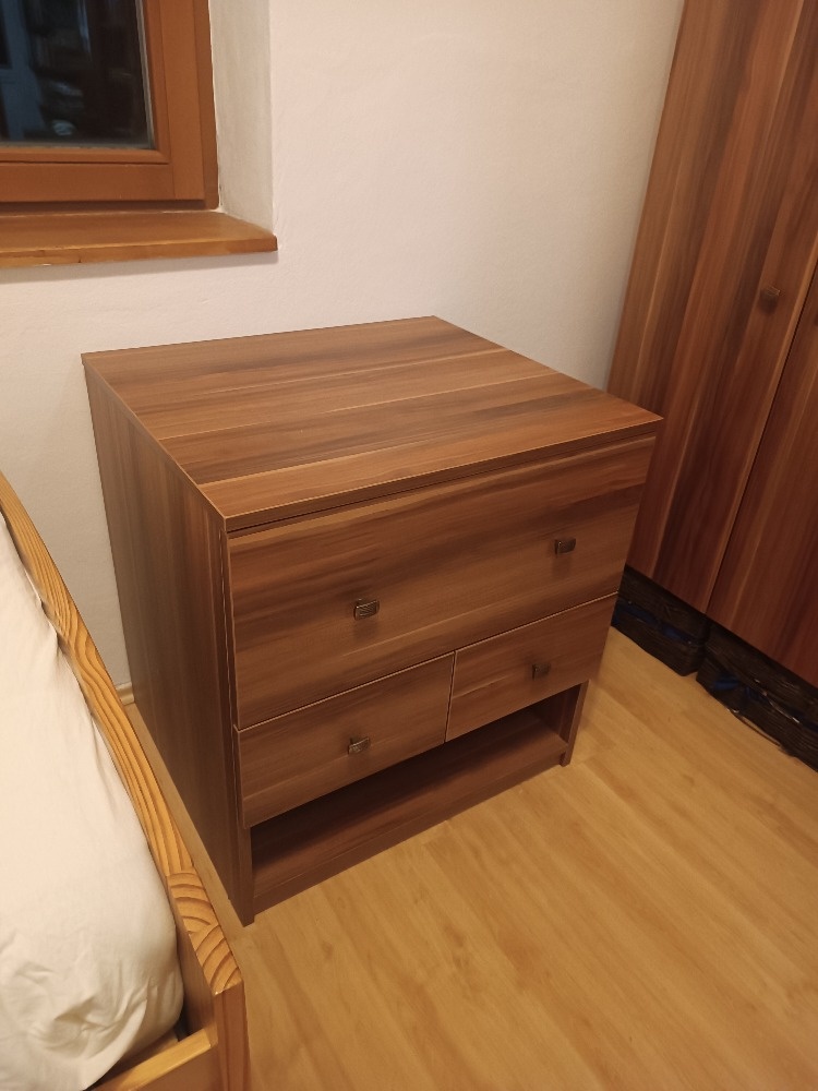 Komoda ve skvělém stavu