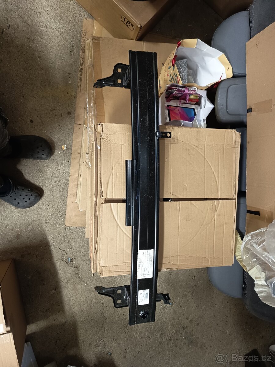 Výztuha předního nárazníku na Fabii 3 6V0807109B