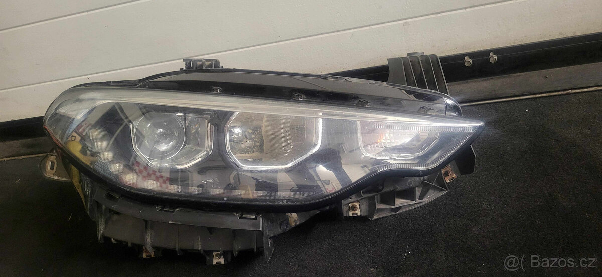 PŘEDNÍ SVĚTLO FIAT TIPO 2016