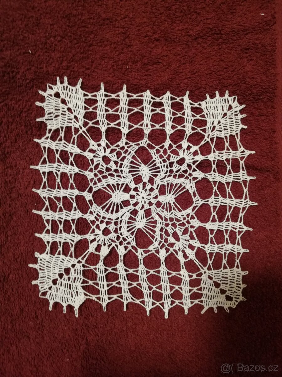 Sada háčkovaných prostírání