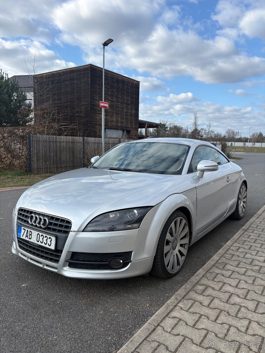 Audi TT 2.0tfsi manuál