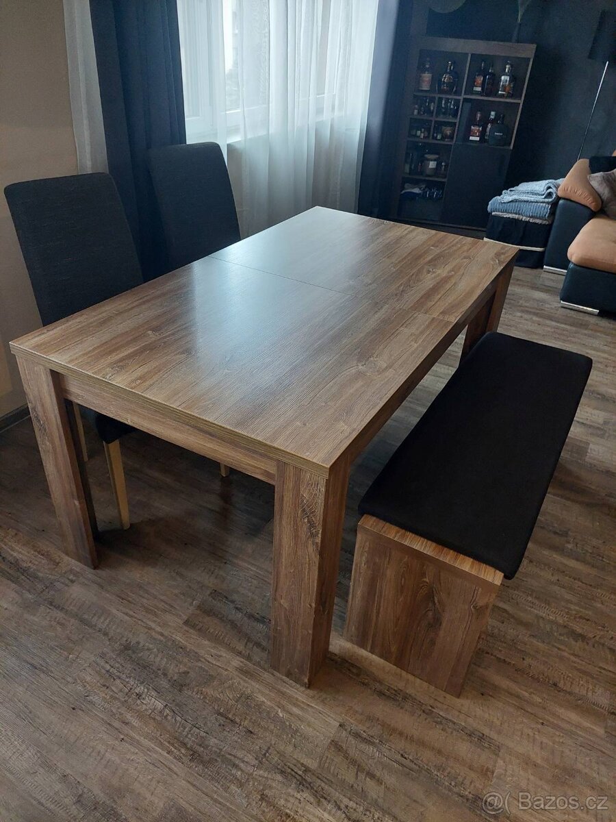 Jídelní stůl + lavice