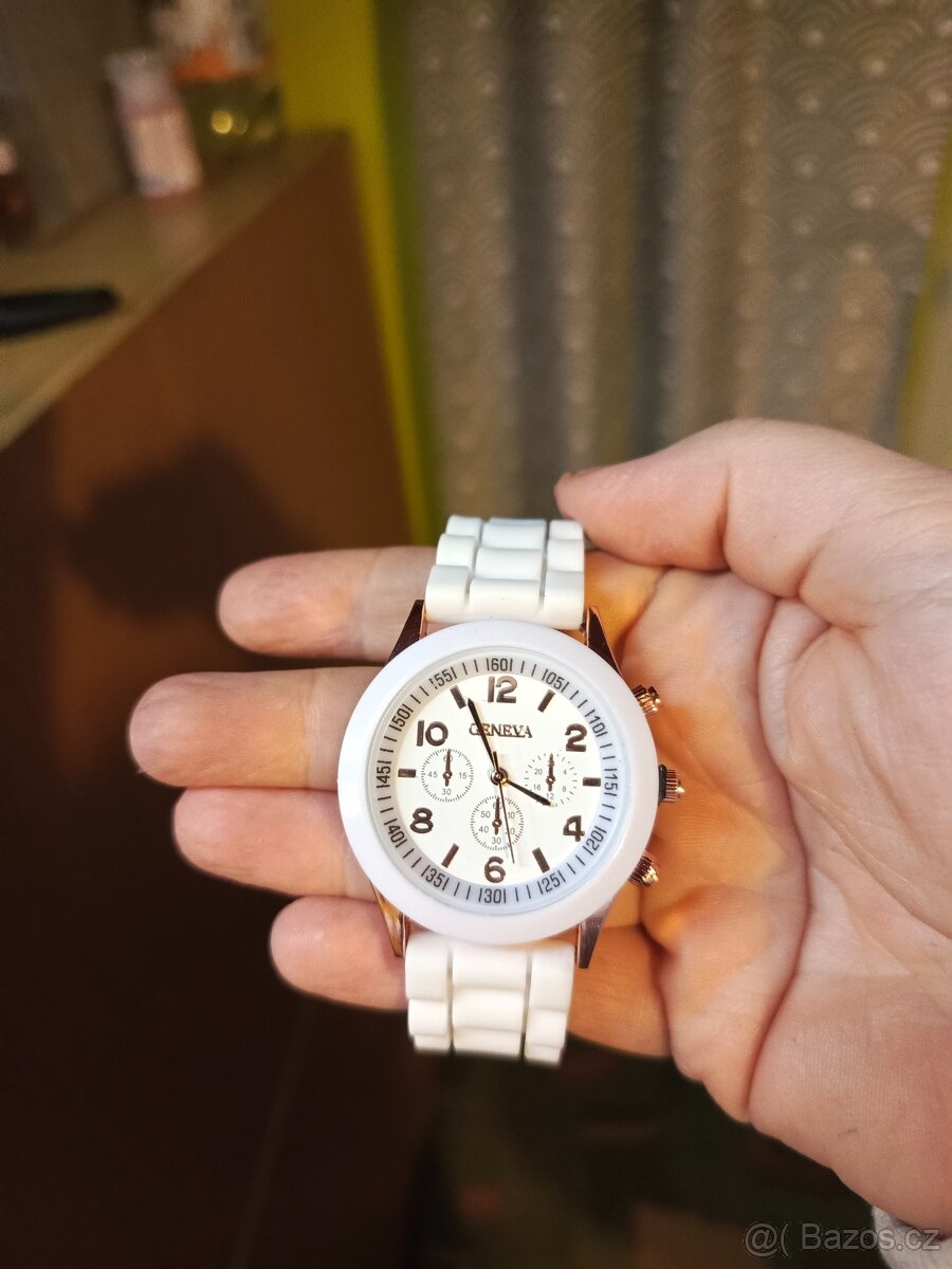 Bílé dámské hodinky Geneva