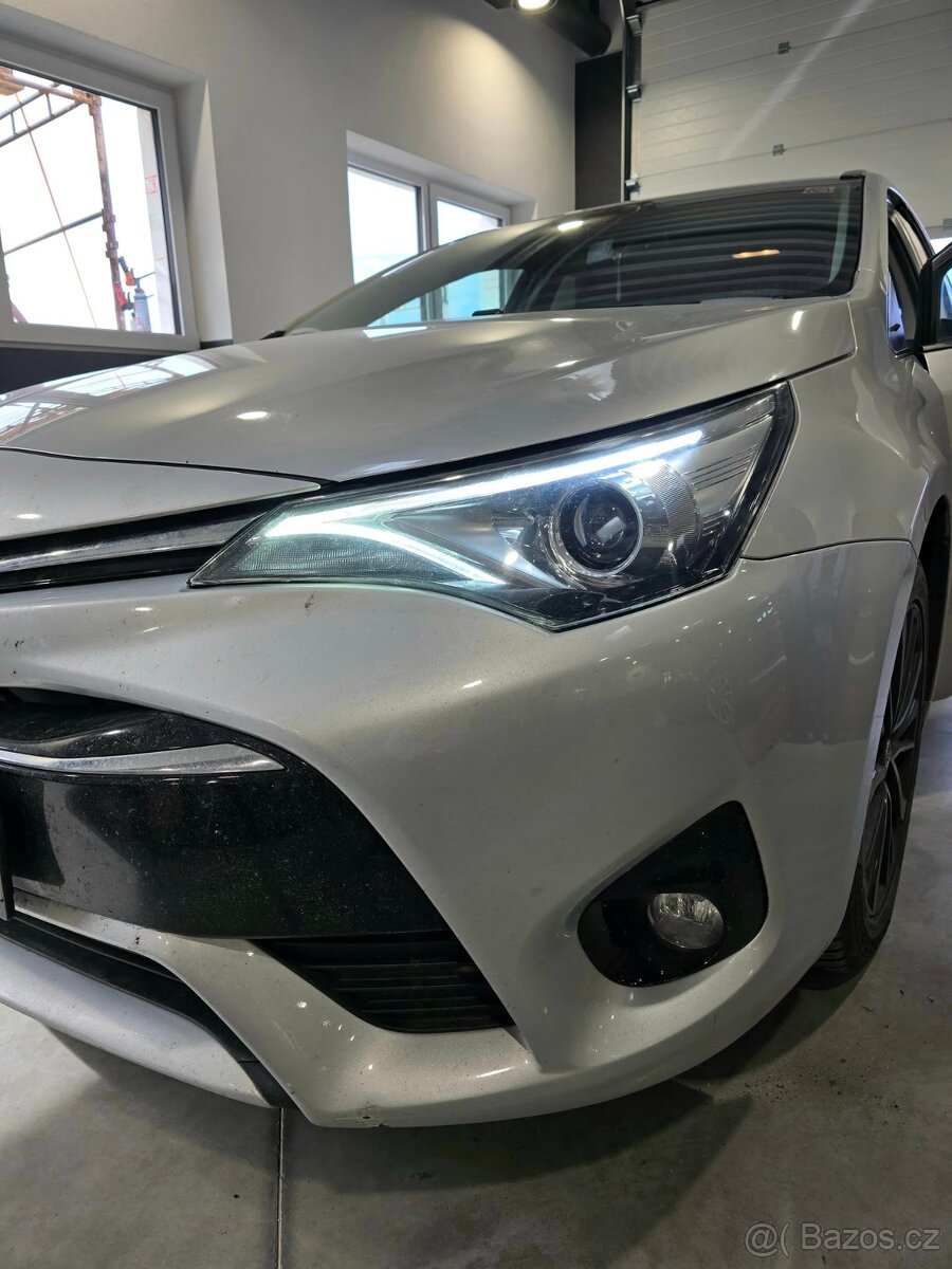 Toyota Avensis- Oprava denního svícení LED
