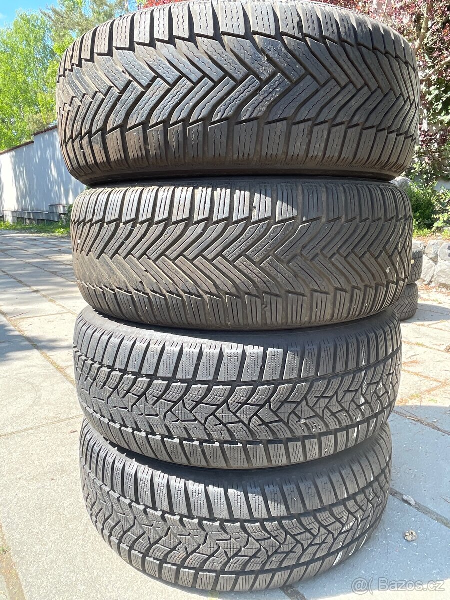 Sada zimních pneu 215/60/16 Michelin/Dunlop