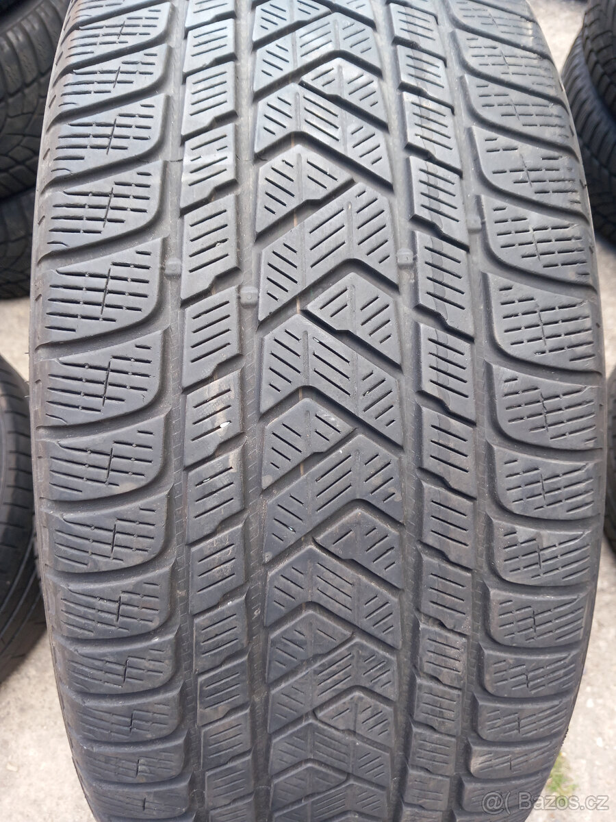W65/40R22 ZIMNÍ PNEUMATIKY PIRELLI SKORPION