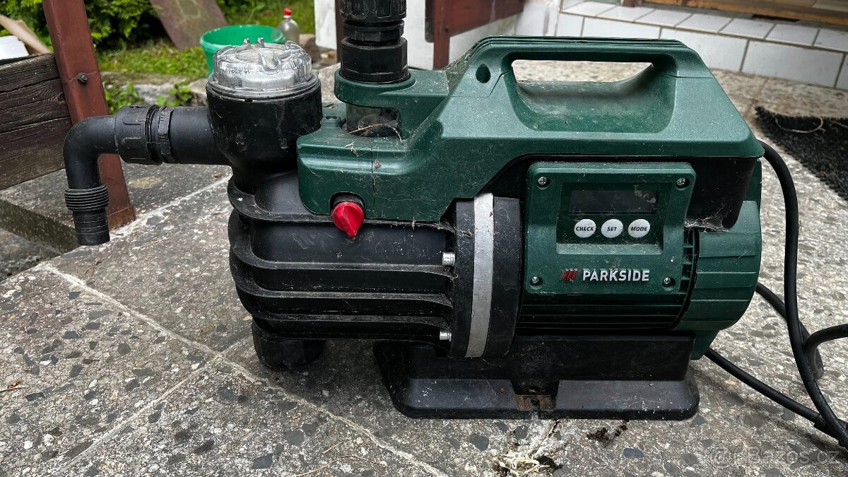 PARKSIDE Domácí a zahradní vodní automat PHGA 1300 A1