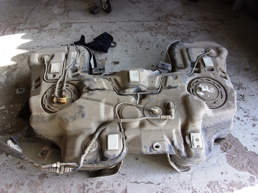 palivové čerpadlo 2x + nádrž Jeep Grand Cherokee WK2 CRD