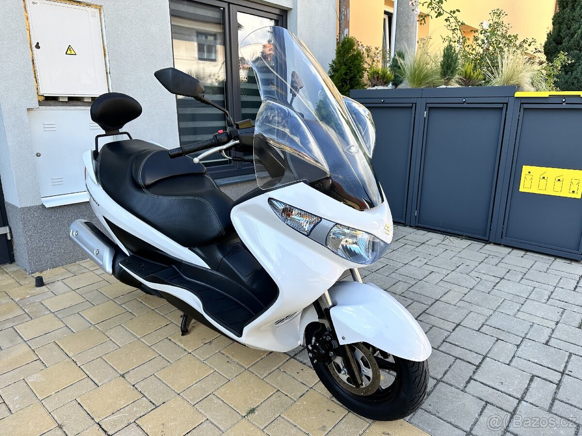 SUZUKI BURGMAN 125 EXECUTIVE 2013