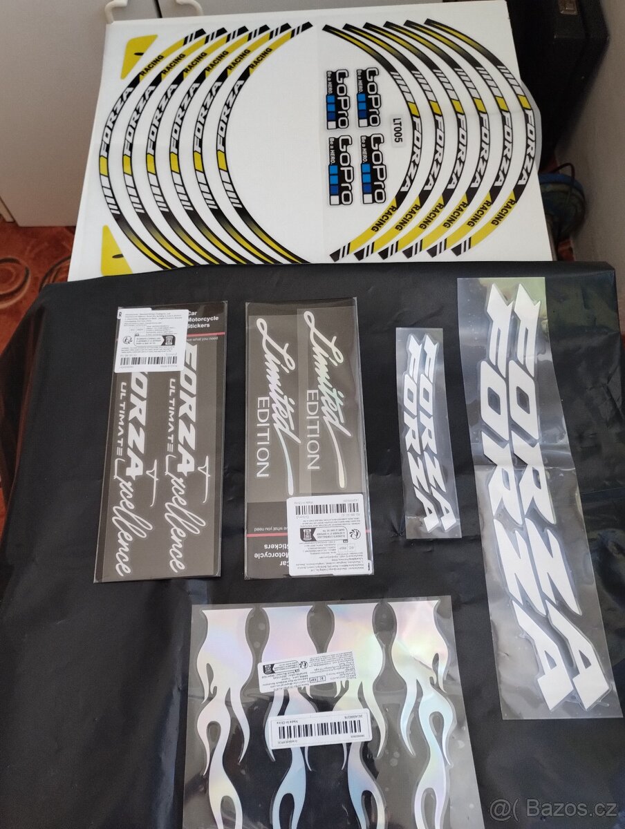 PRODÁM LEPKY NA MOTOCYKL HONDA FORZA 125,350,750 KOMPLET