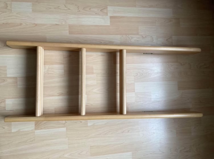 Žebřík k dětské posteli