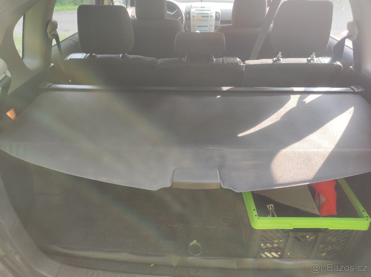 Prodám roletu do kufru na Toyotu corollu verso