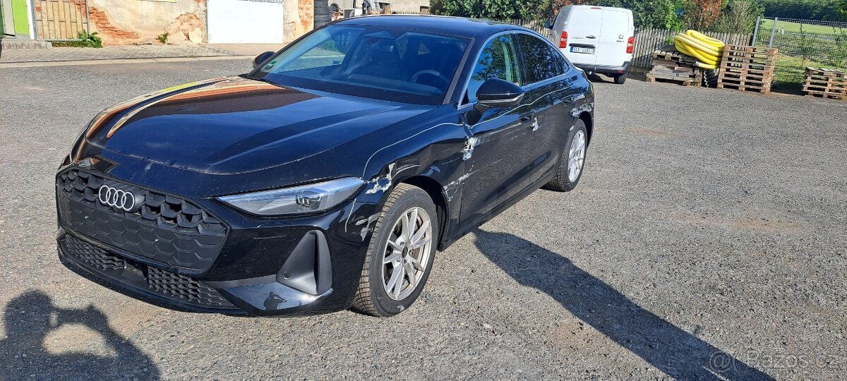 Audi A5 2.0TDI 150kw 2/2025 2 800km