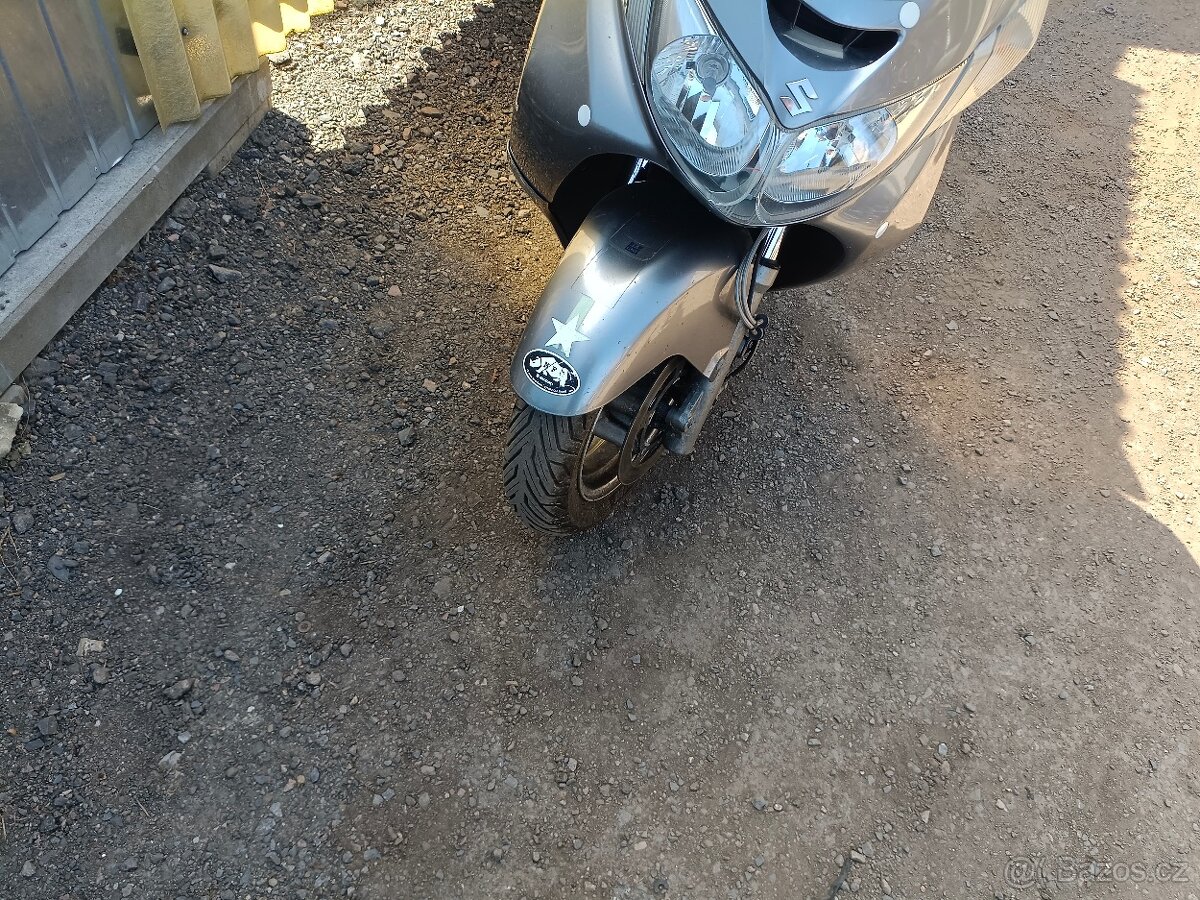 Suzuki Burgman 400