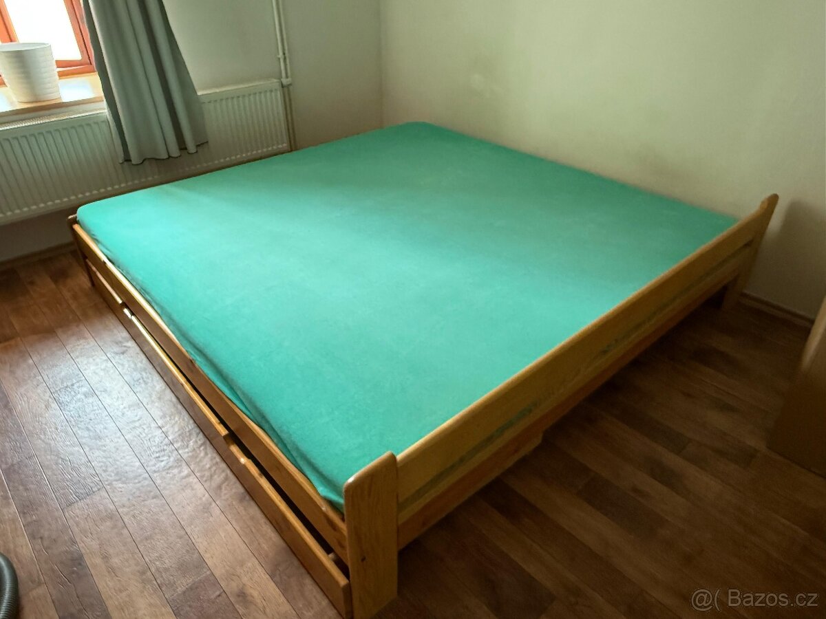 Postel 200/200cm s matrací