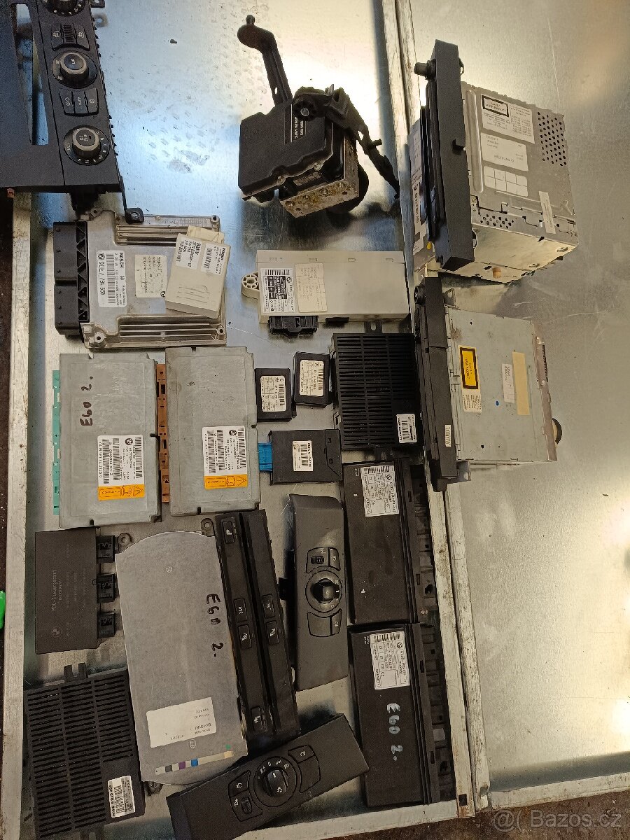 BMW E60 e61 moduly , jednotky , ovladače ,čidla .