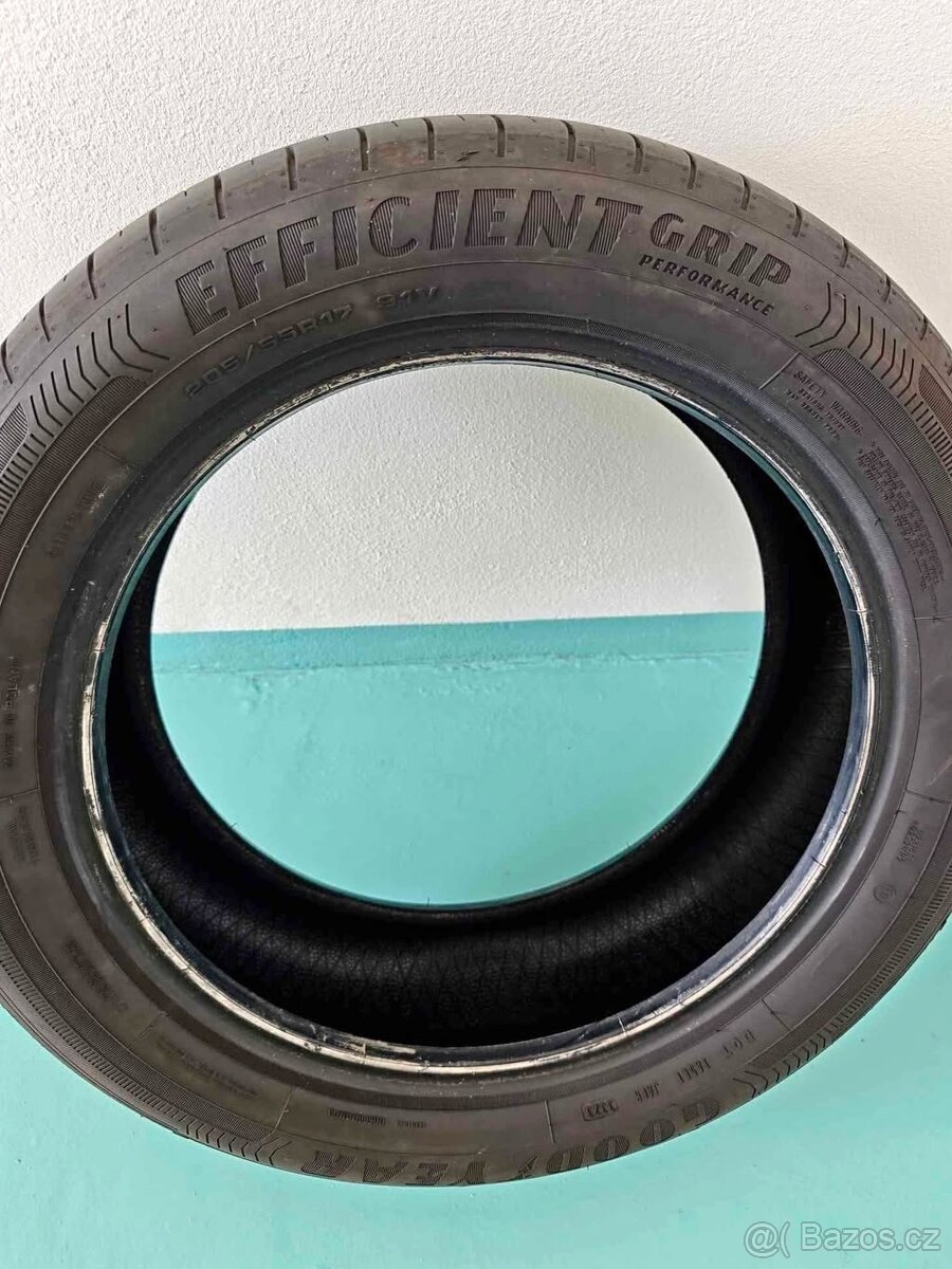 Goodyear 205/55/17 91 V