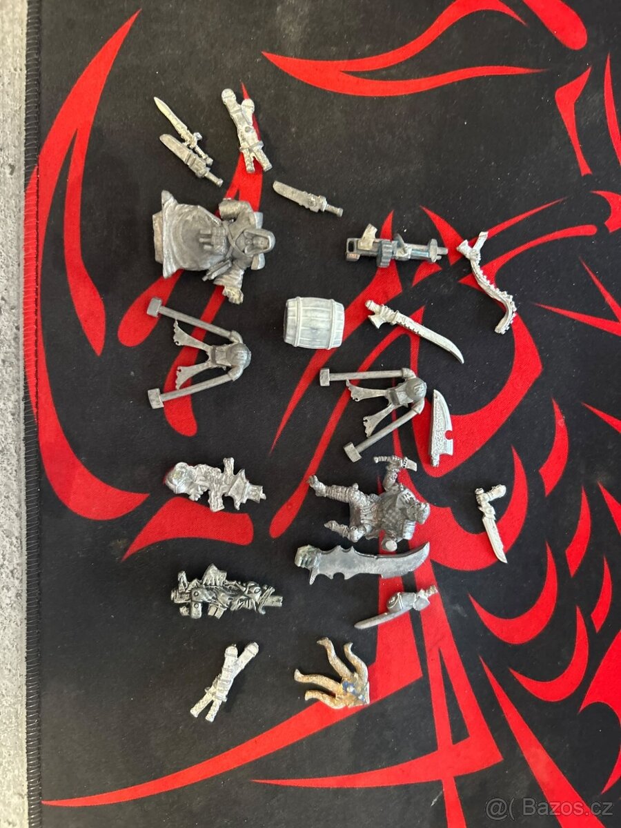 Staré kovové Warhammer miniatury (Games Workshop, 90. léta –