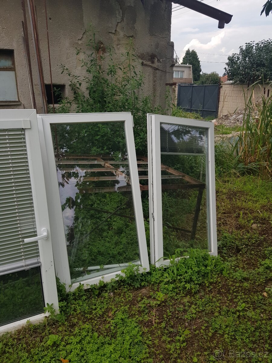 Plastove okna s ramom, dvojsklo