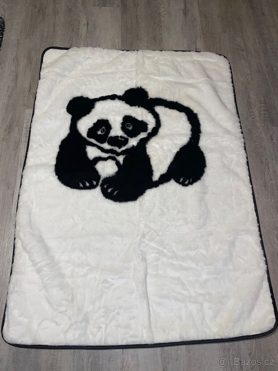 Deka z jehněčí vlny motiv panda