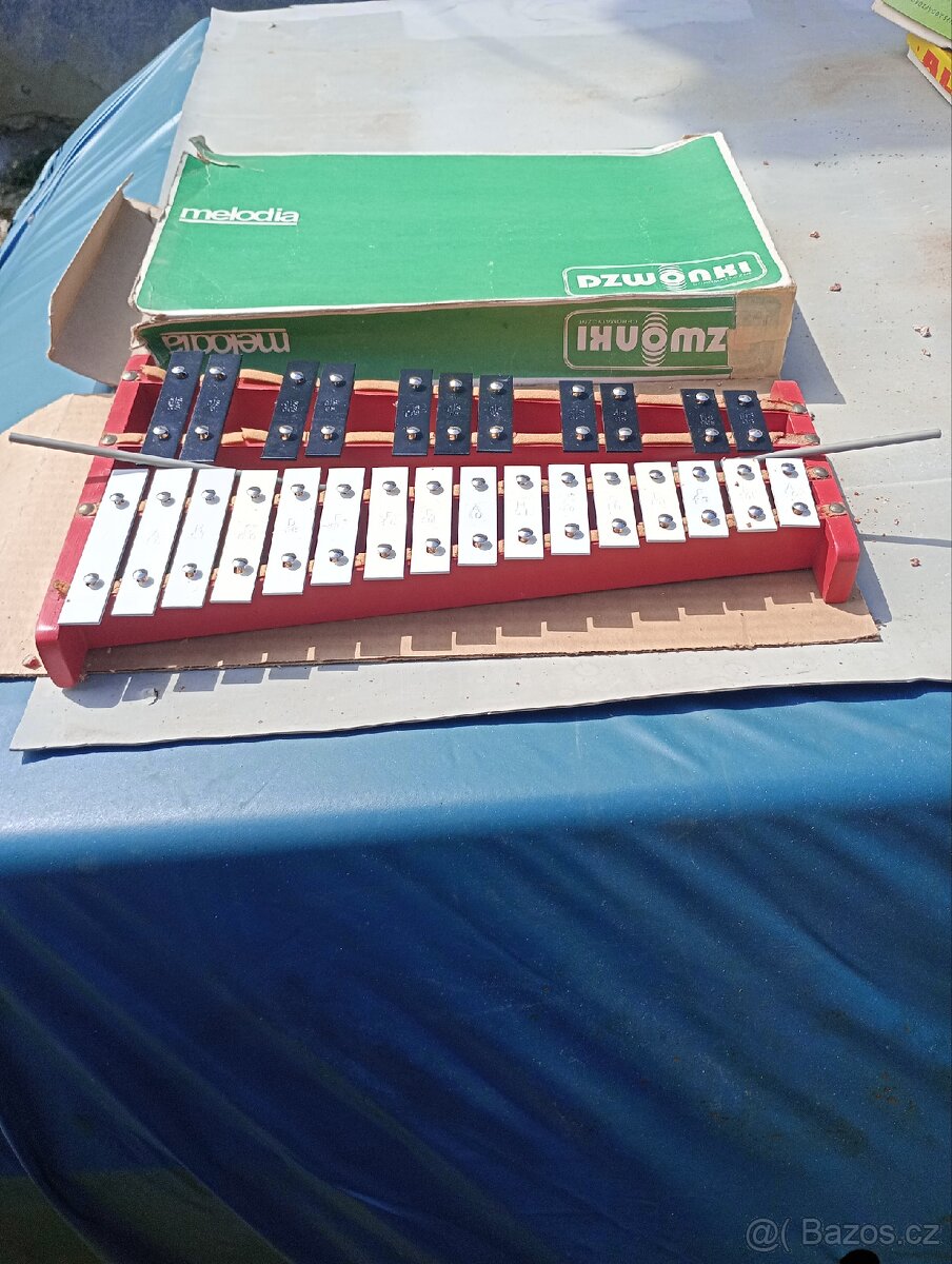 Retro hračky a společenské hry