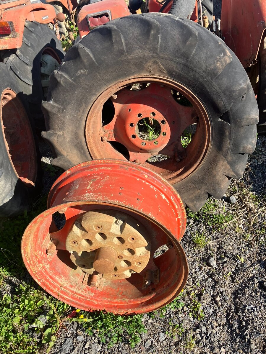 Zetor 5611-6945 kola - ráfky W12x28