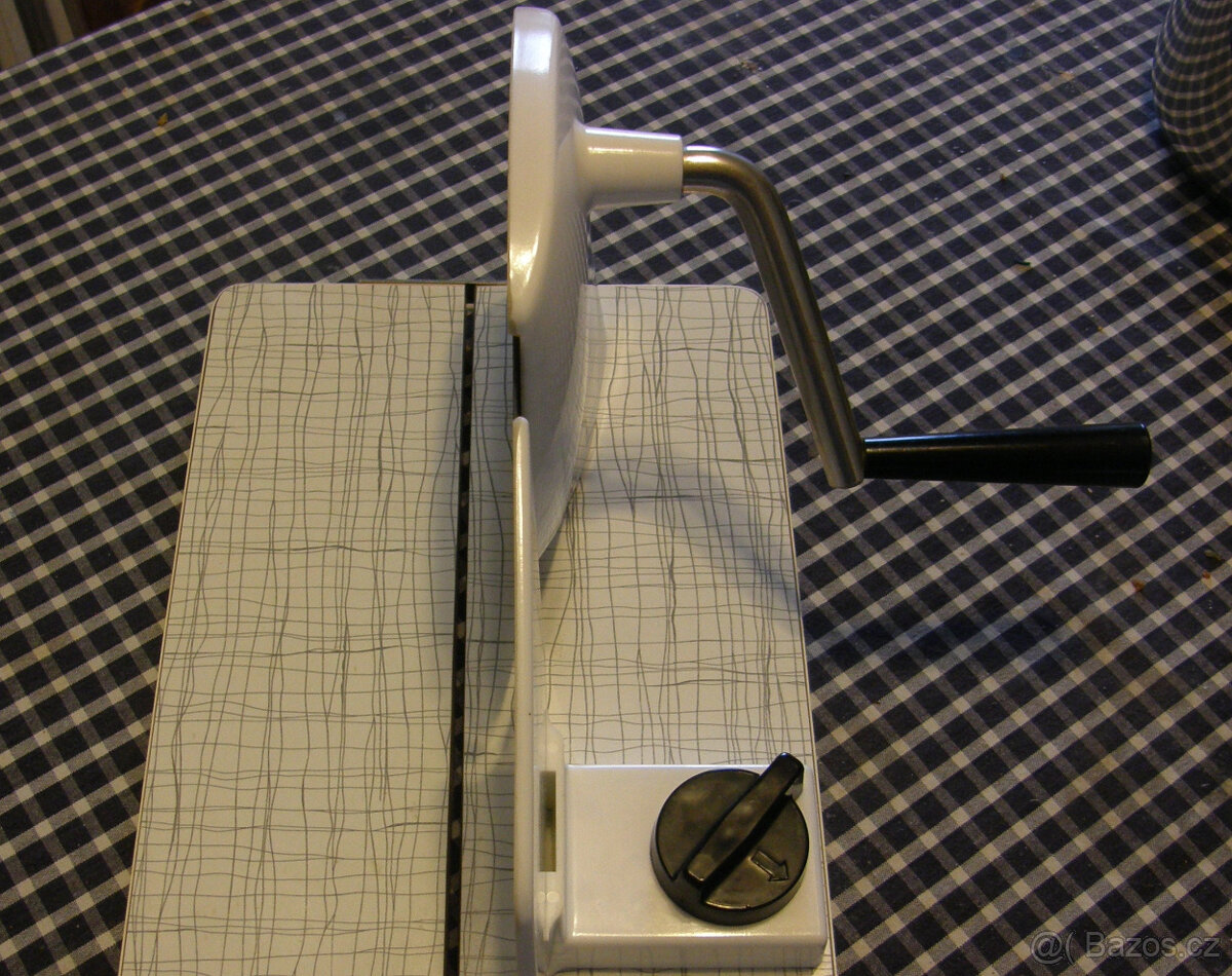 ruční kráječ Ideal