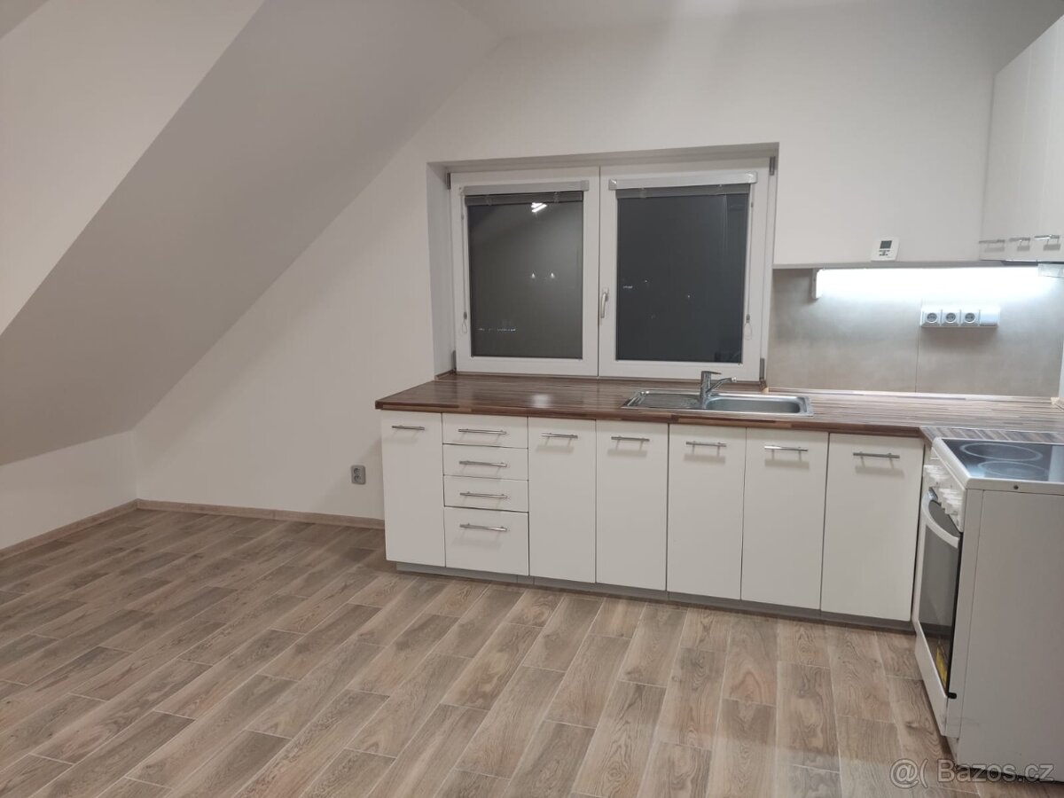 Pronájem bytu 2+kk, 49 m² – Lačnov