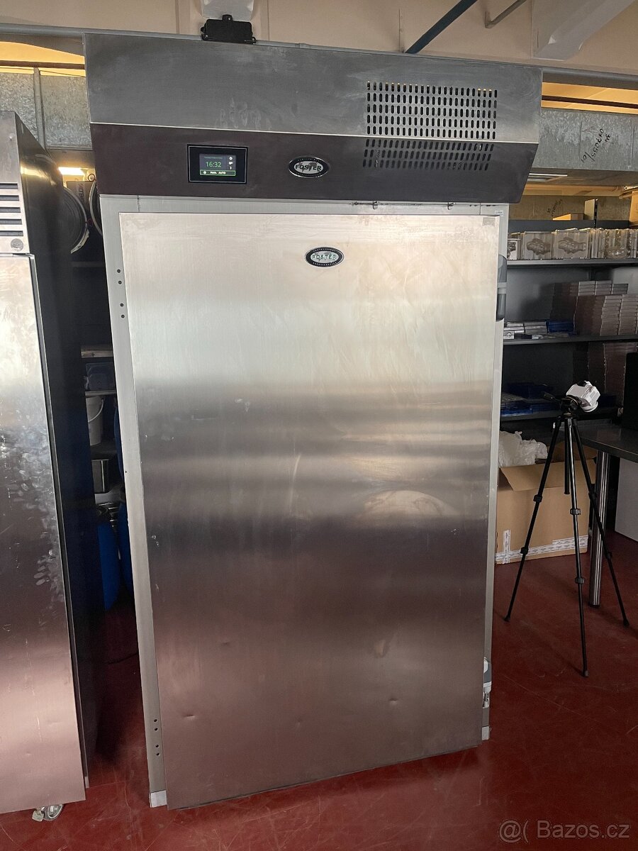 Stop kynárna Foster