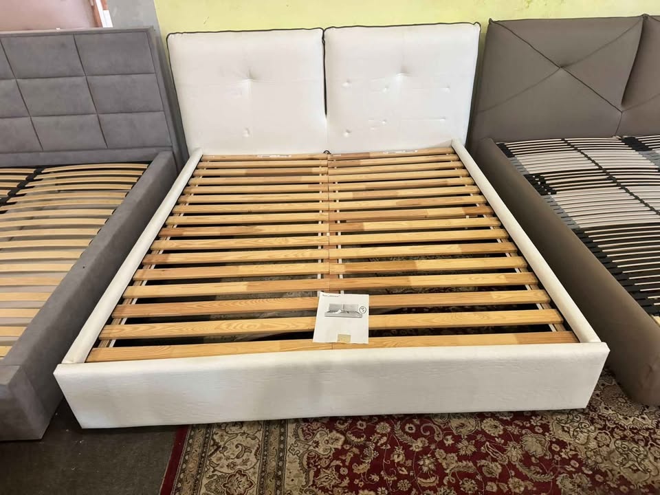 Nové Čalouněné rám postele dvoulůžko 180x200cm včetně roštů