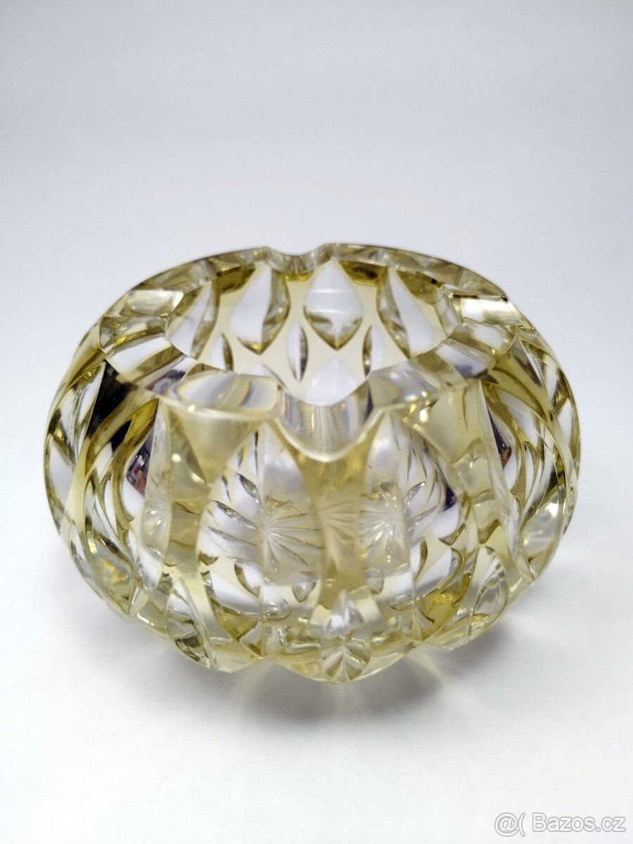 Popelník broušený citrínový