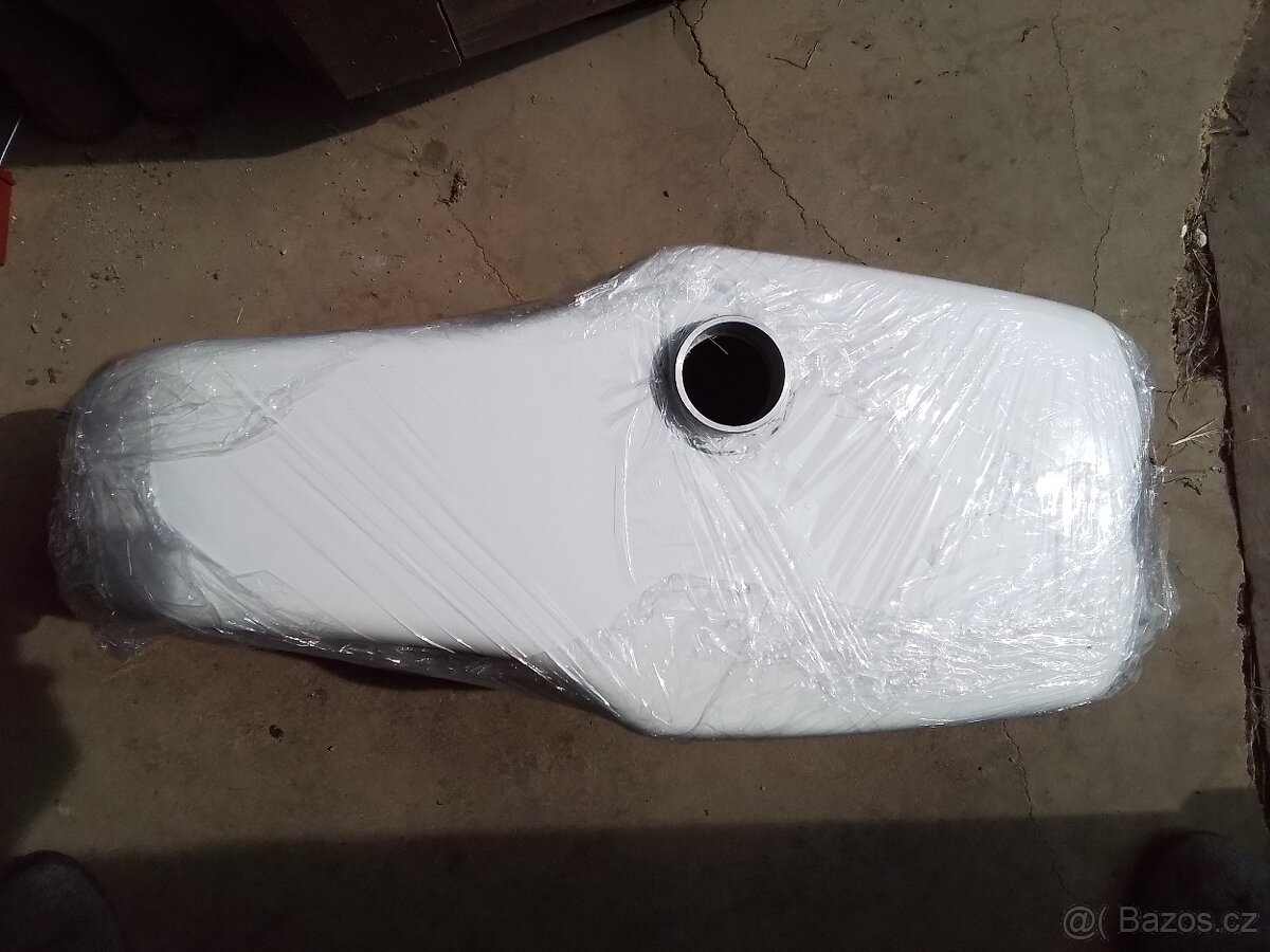 Nádrž na závodní Yamahu RD 250 350