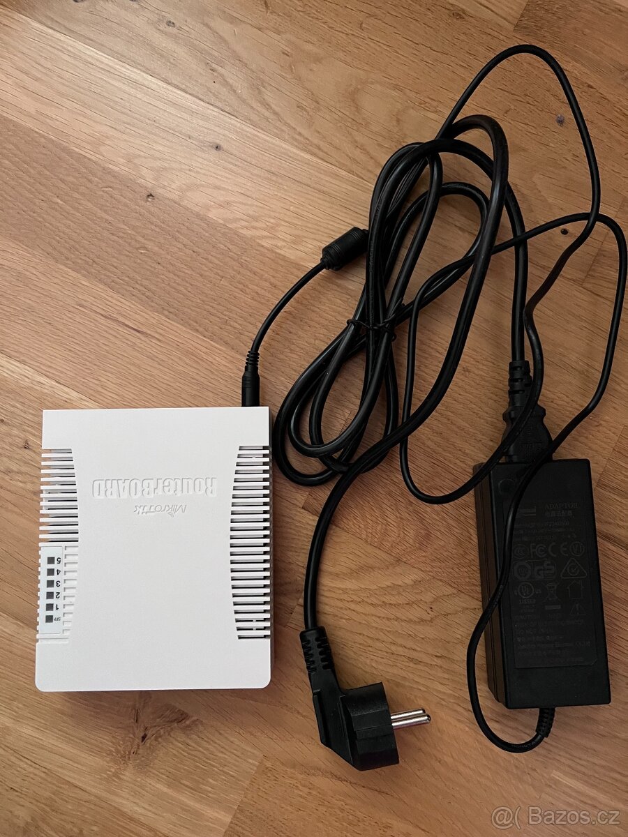 Prodam Mikrotik Switch RB260GSP