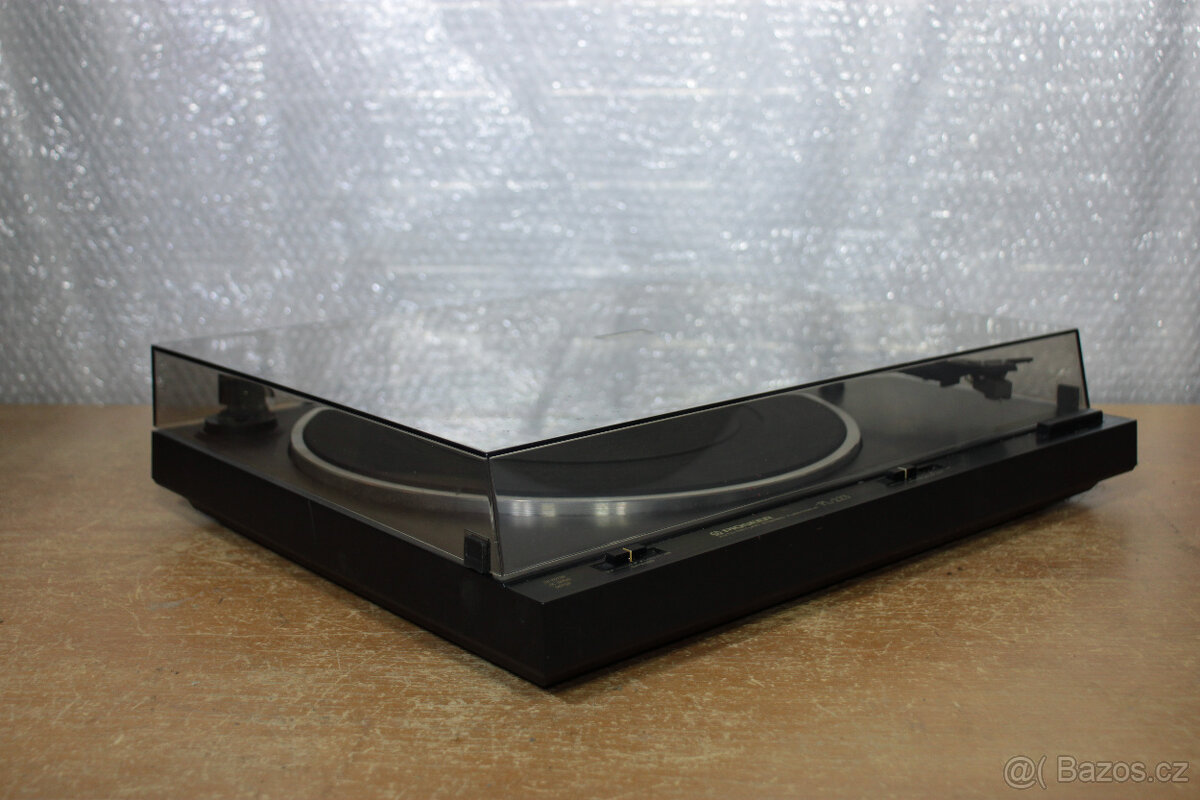 Gramofon Pioneer PL 223.
