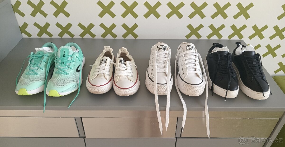 4 páry - sada dívčích botů Converse,Vagabond,Kiprun