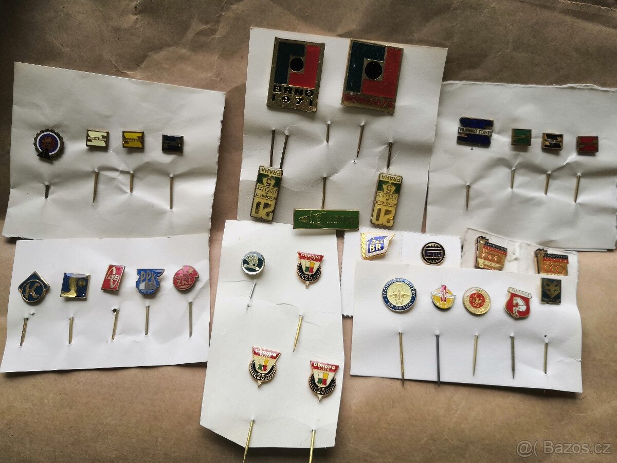 Sbírka odznaků - minimálně 450 kusů