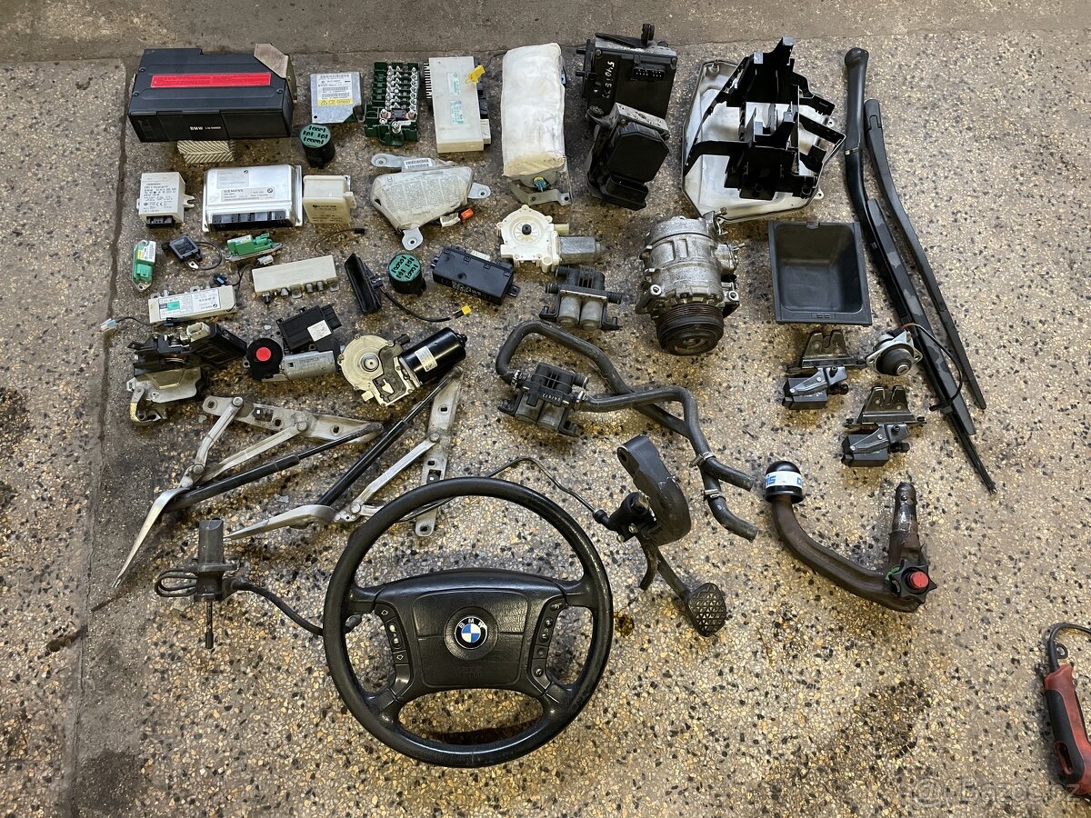 BMW E39 E46 E38 DÍLY jednotky motorky zámky atd