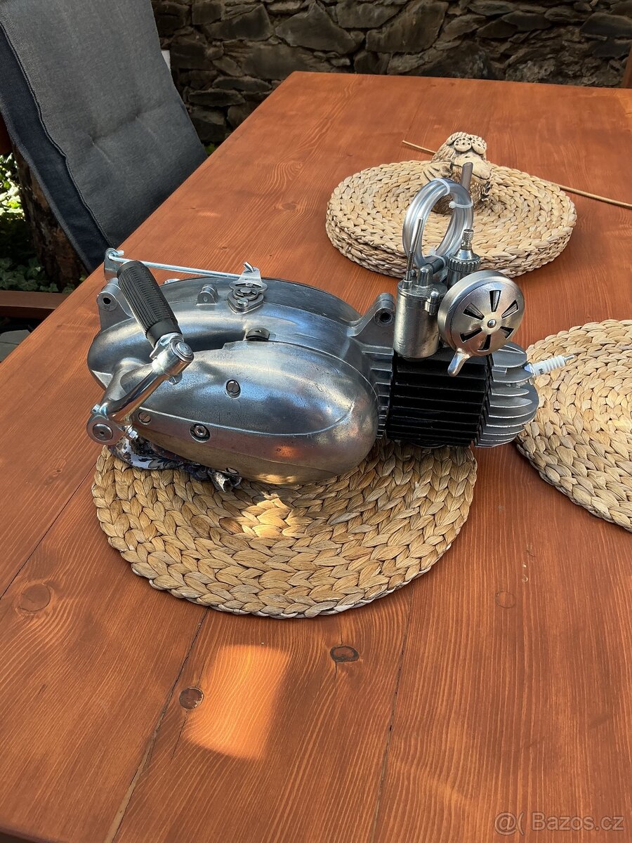 Prodám repasovaný motor Jawa 550/555 pařez