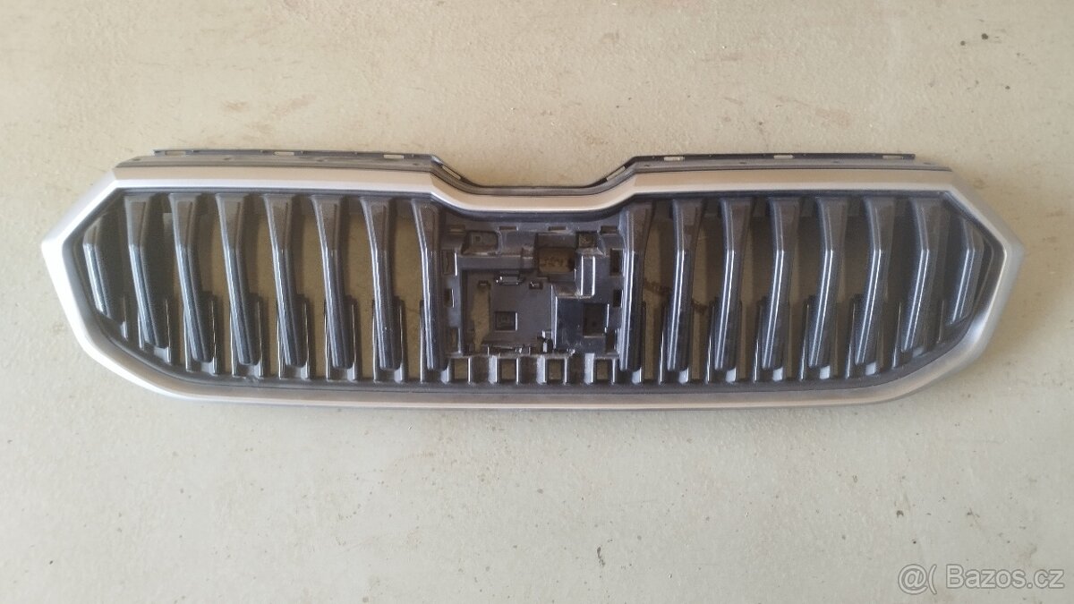 Maska chladiče Škoda Superb 4