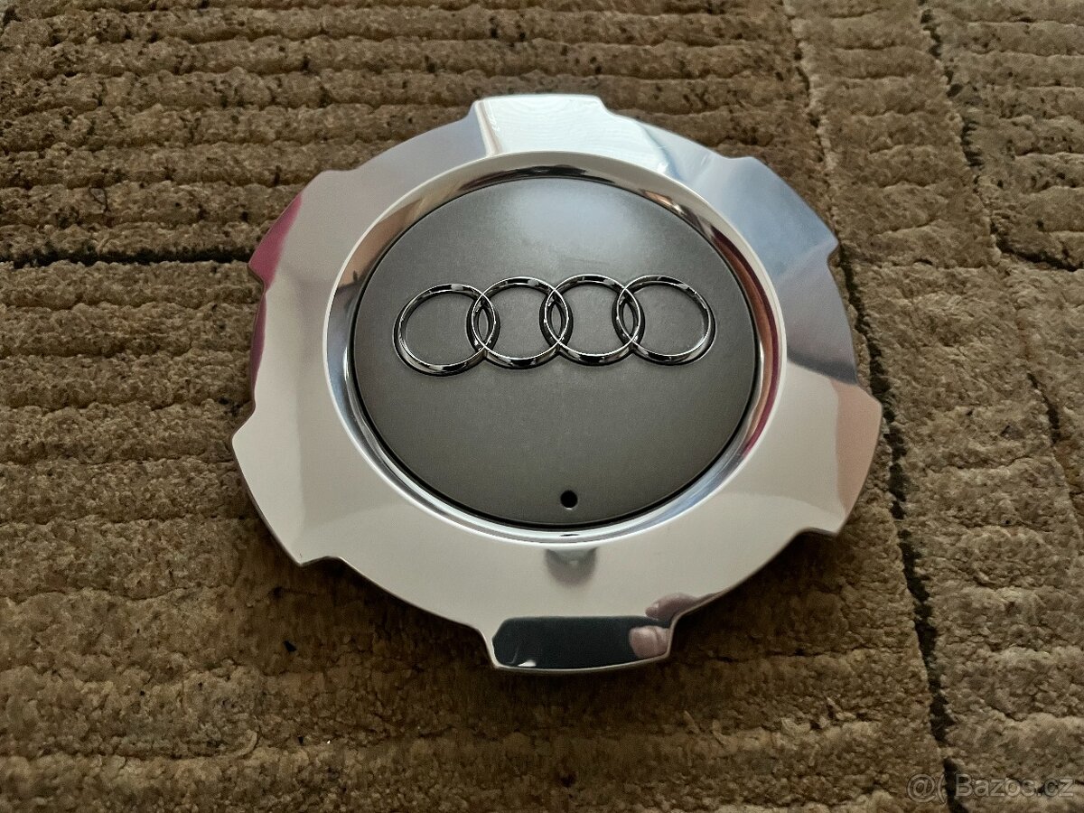 Ozdobný kryt kola AUDI A8 03-10