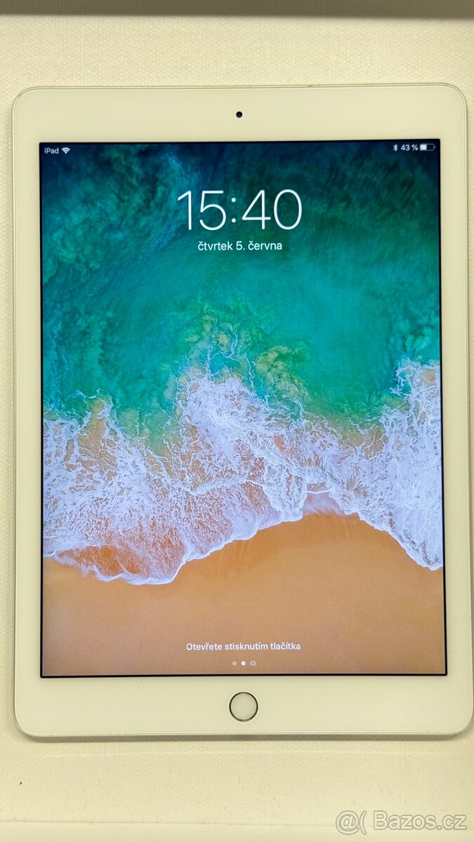 iPad Air 2 16GB Silver WiFi, pěkný stav