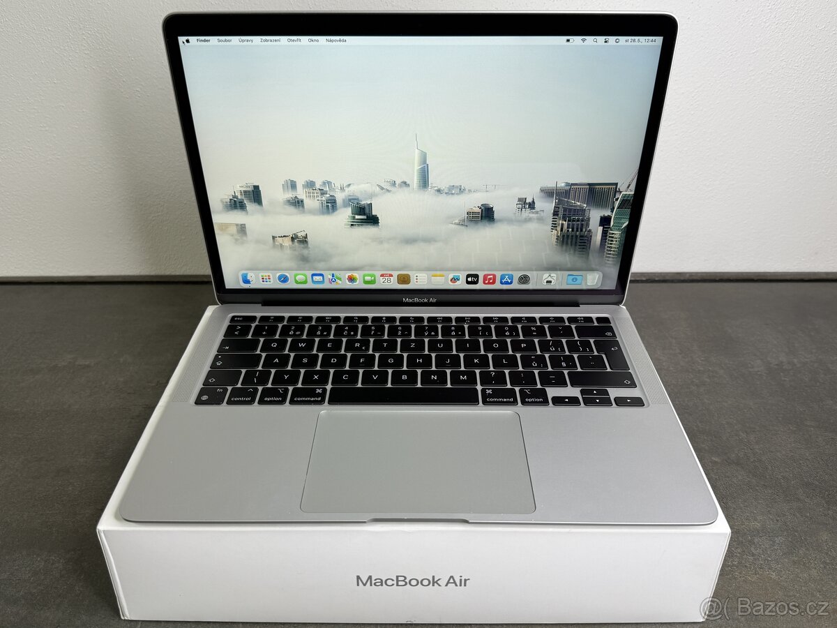 MacBook Air 13'' 2020 / M1 / 8GB / 256GB SSD / Silver - k