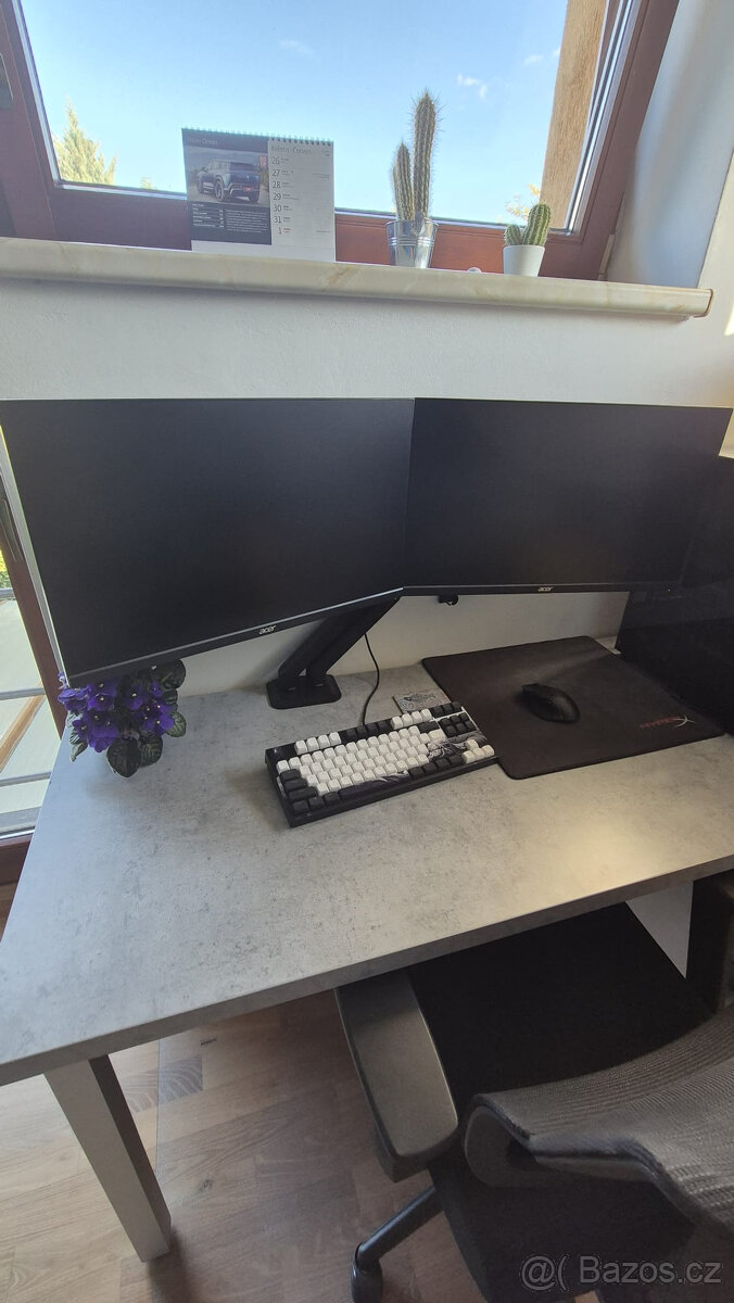 2x Acer Nitro XV240YPb + držák CZC.Office Curve Two Dual