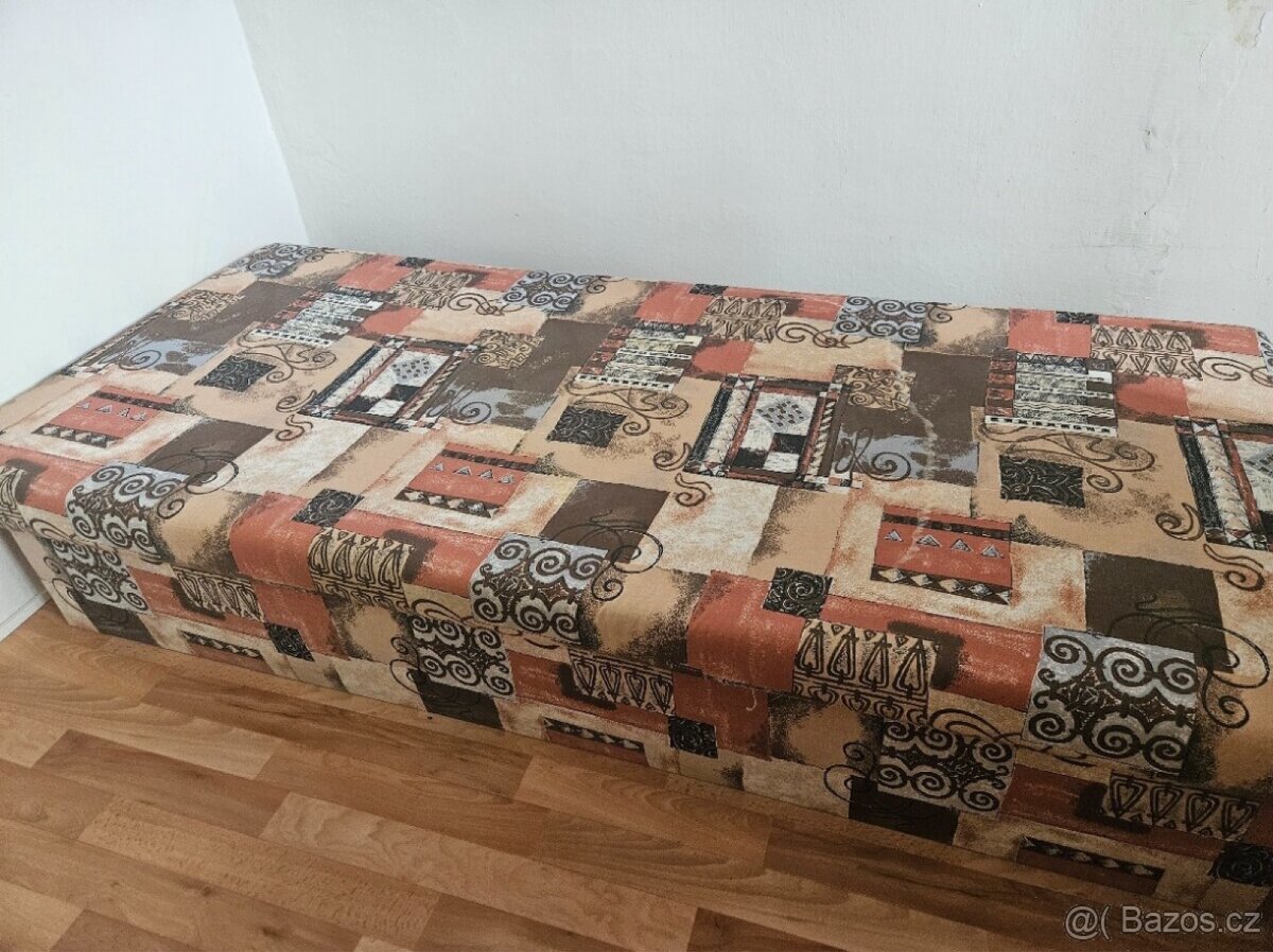 VÁLENDA S ÚLOŽNÝM PROSTOREM – 190 × 90 CM