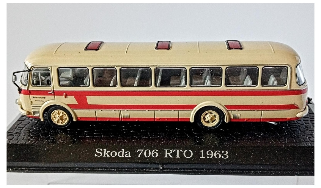 Kovový model autobusu ŠKODA 706